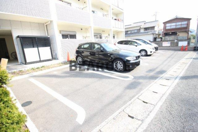 【駐車場】 | ラヴィータ | 駐車場完備です