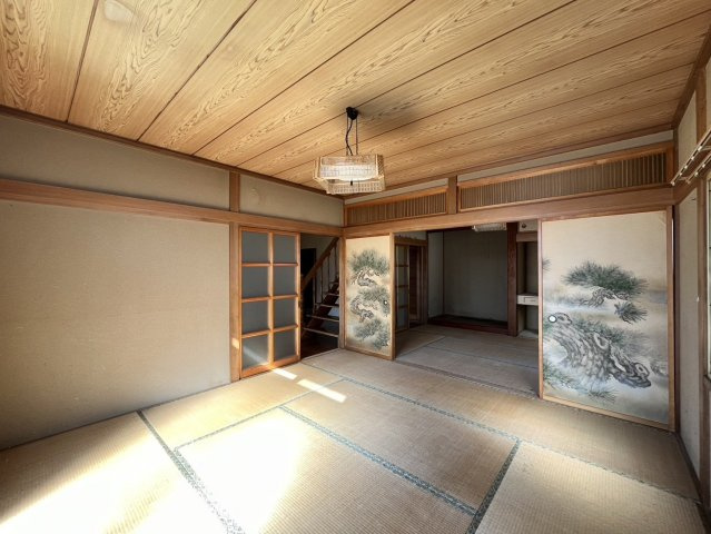 三戸郡五戸町字地蔵岱の和室|【リフォーム中】1階6帖和室です。畳表替え、クロス張替、照明交換等を行います。