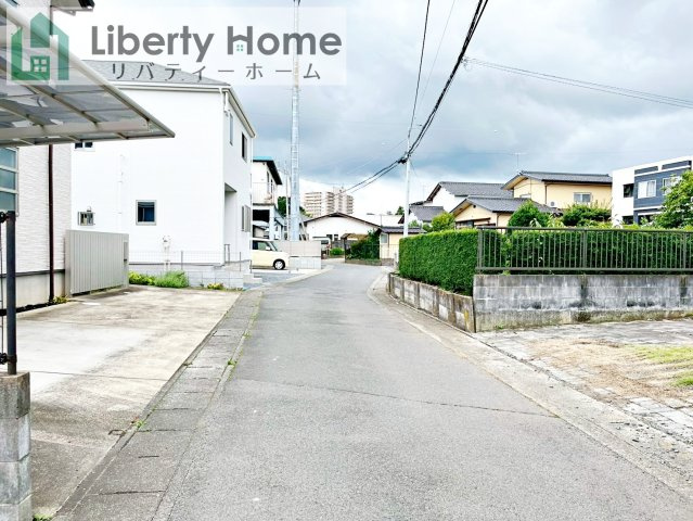 水戸市赤塚1期　新築戸建　2号棟の前面道路含む現地写真