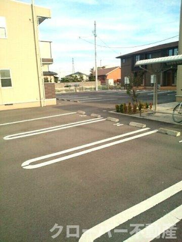 ハーモニー２号館の駐車場