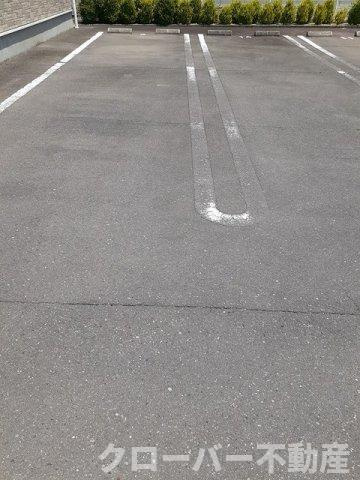 ハーモニー４の駐車場