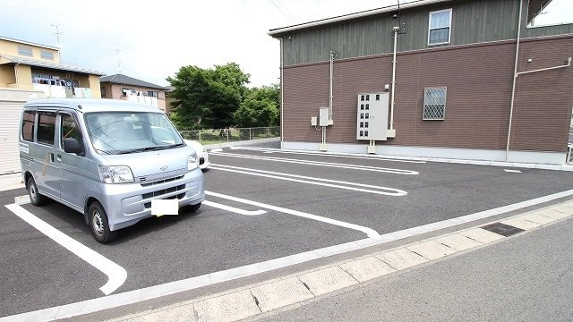 グラン・シャリオの駐車場|駐車スペースもあります