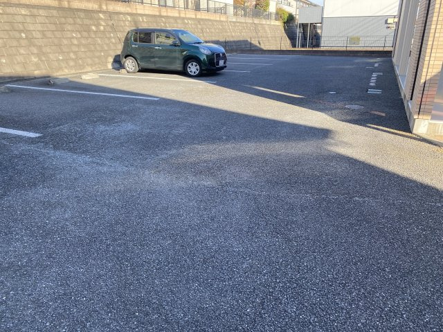 バージュアル・Ｋの駐車場