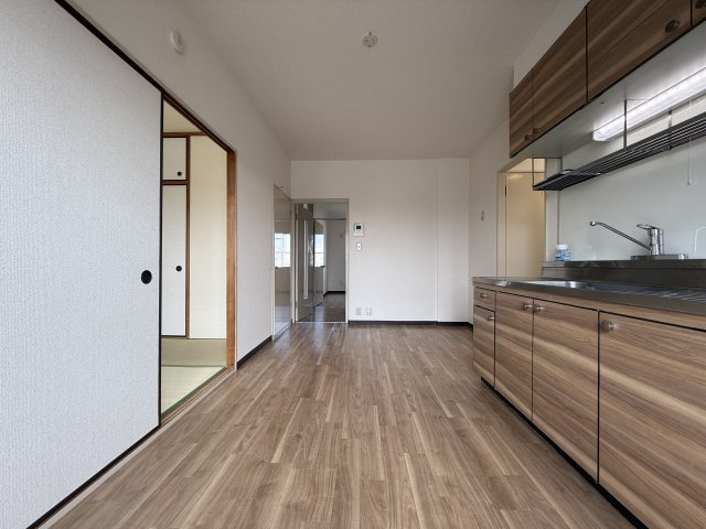 パストラル菅原の居間・リビング