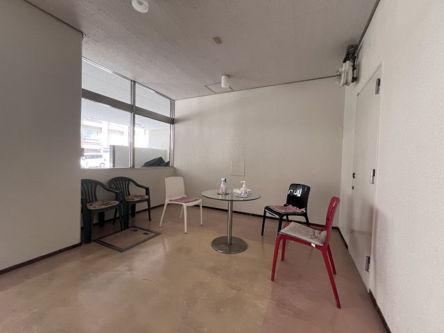 明石本町ビル住宅のロビー