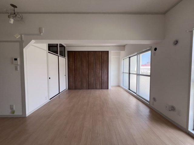 明石本町ビル住宅の居間・リビング