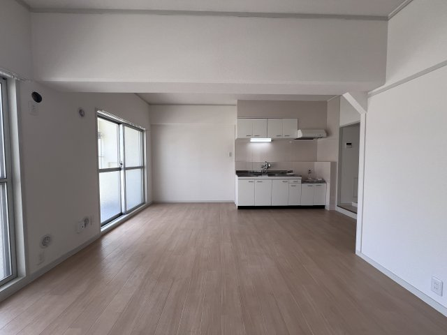 明石本町ビル住宅の居間・リビング