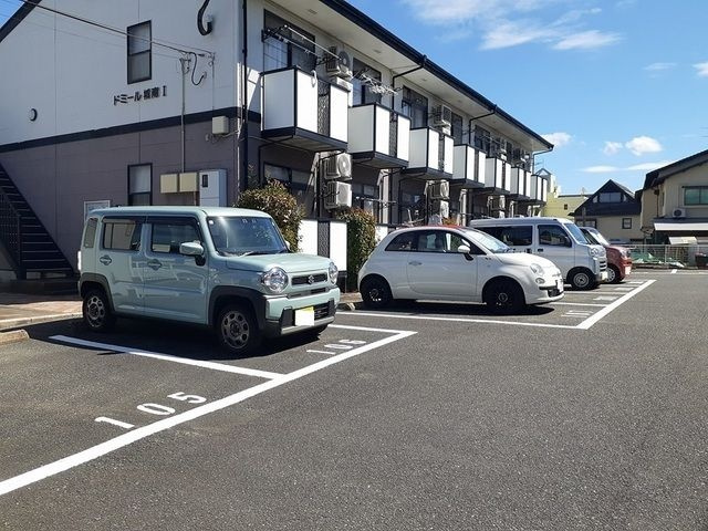ドミール城南Ⅰの駐車場