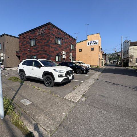 NORFINO Lunettaの駐車場