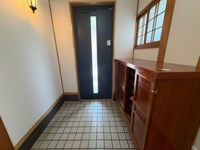 和歌山市園部・中古戸建・54784の玄関