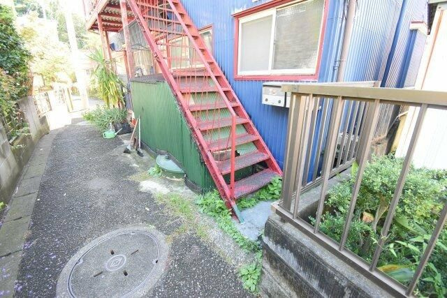 ハイツ横浜のエントランス