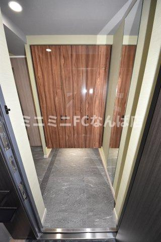 ファーストフィオーレ阿波座アクアの玄関