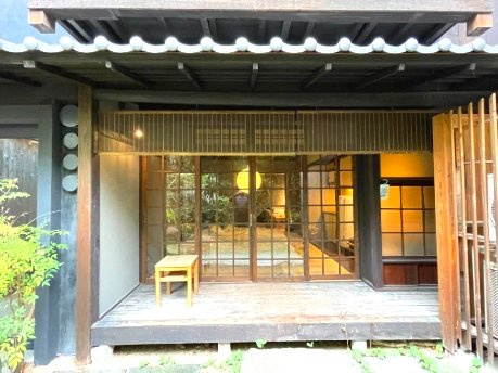 俵屋町ゲストハウスのバルコニー