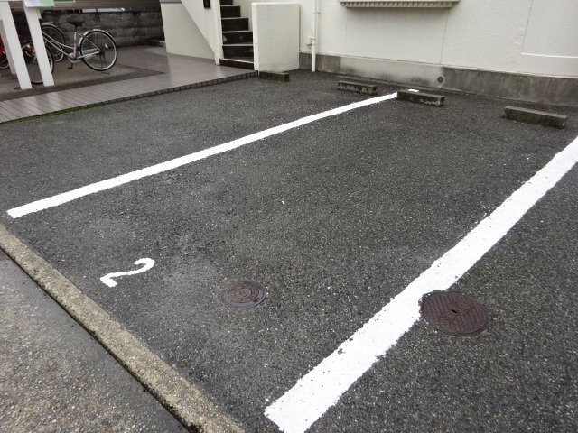 プチシャトー王塚の駐車場