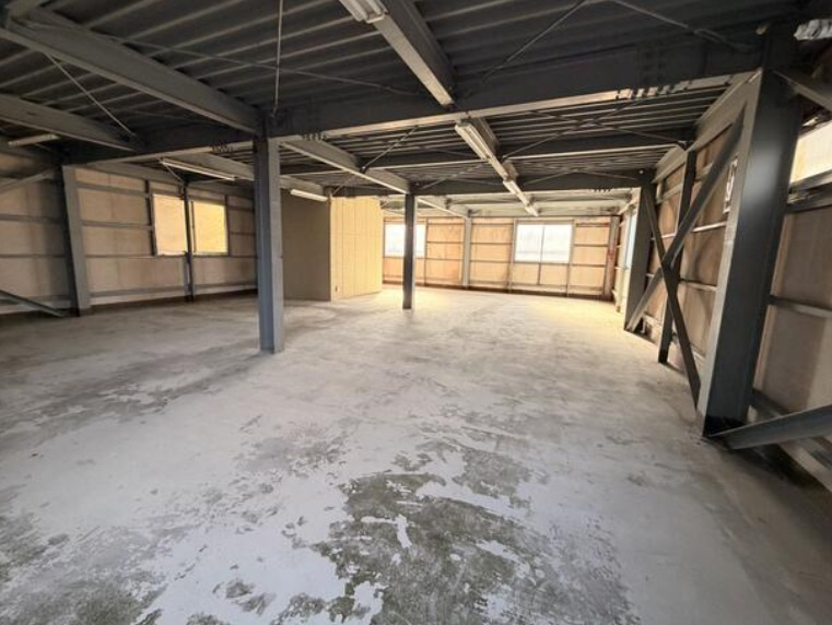 新座市栗原４丁目の倉庫