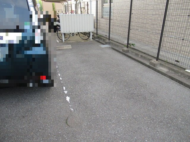 夢の館の駐車場