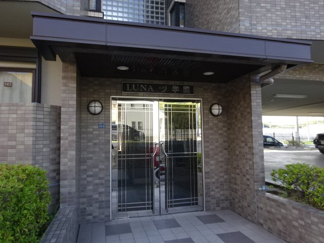 ルナ学園のエントランス