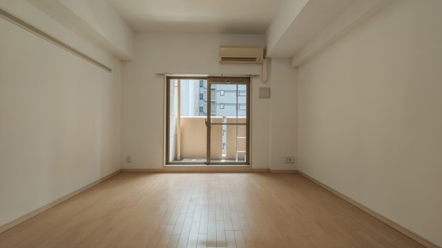 【居間・リビング】プレサンス三宮花時計前