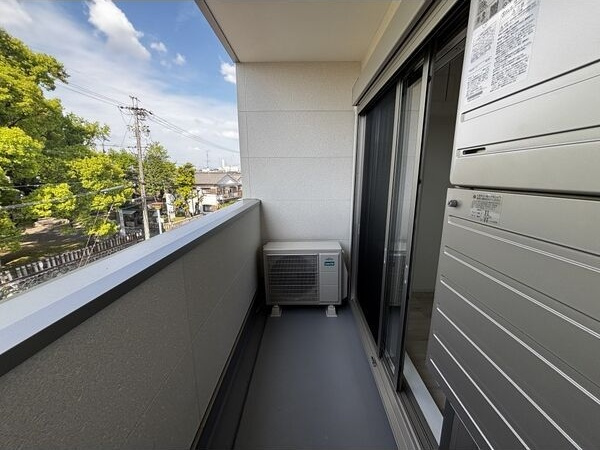 ジーメゾン名古屋星崎エデンのバルコニー