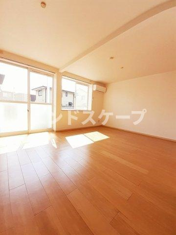エステートＫⅡの居間・リビング|高崎、前橋のお部屋探しはエンドスケープまで！お客様の理想お聞かせ下さい♪
