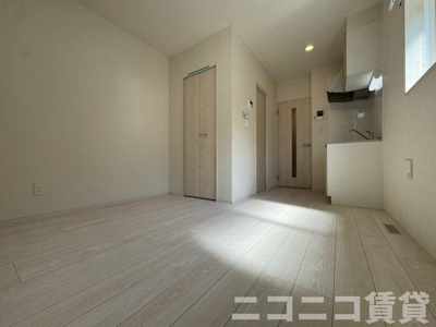【居間・リビング】 | Lumiere Terrace Mizue | 別号室イメージの為、現状を優先致します。