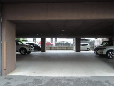 【駐車場】 | ラフィーネ上牧