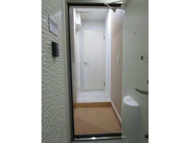 Luce（西16条）の玄関