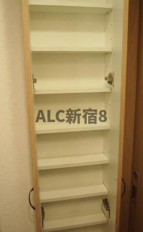 ルーブル中野本町の収納