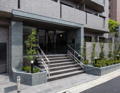 ルーブル中野本町のエントランス