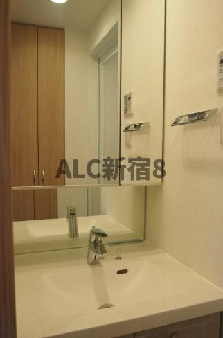 ルーブル中野本町の洗面所