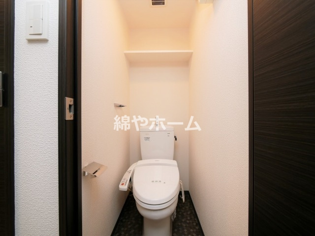 LAV心斎橋WESTのトイレ|シンプルで使いやすいトイレです