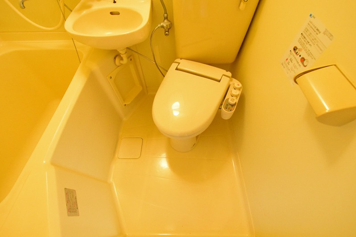 洋室内にトイレがあります！