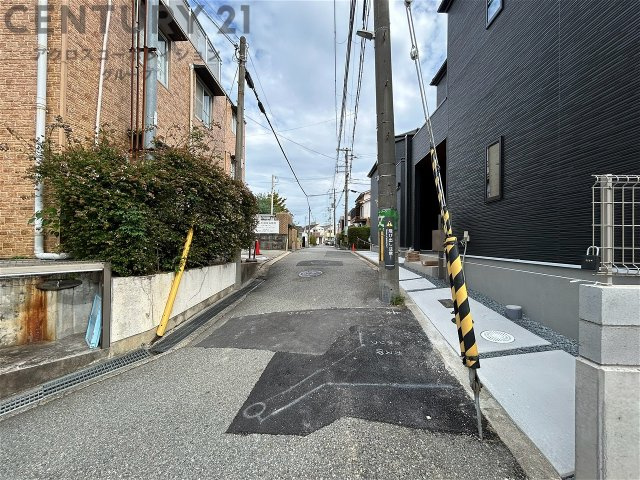 建築順調に進行中です。同社施工例物件近隣にございますので、見学希望の際はお気軽にお問い合わせください。ネットからの見学予約も便利です。「C21アクロス」でアクロスコーポレイションを検索！
