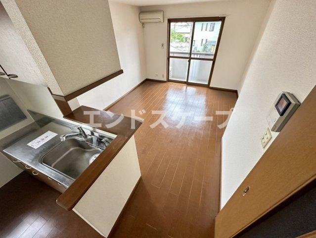 ラ・アムールの居間・リビング|高崎、前橋のお部屋探しはエンドスケープまで！お客様の理想お聞かせ下さい♪