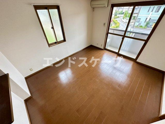 ラ・アムールの居間・リビング|高崎、前橋のお部屋探しはエンドスケープまで！お客様の理想お聞かせ下さい♪