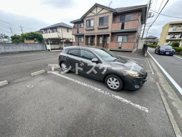 ラ・アムールの駐車場|高崎、前橋のお部屋探しはエンドスケープまで！お客様の理想お聞かせ下さい♪