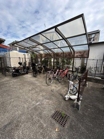 仲介手数料０円！ファミリーワールドの駐車場