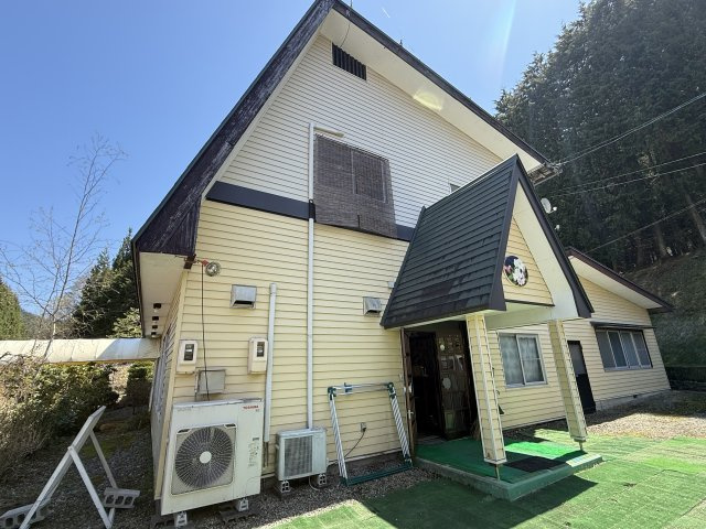 26/5/1新規　戸建　高山市丹生川町大谷　1000万　中古旅館の外観