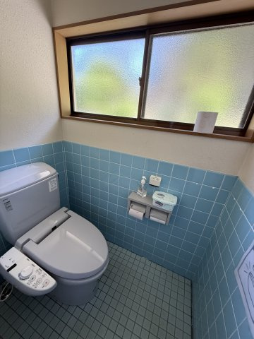 26/5/1新規　戸建　高山市丹生川町大谷　1000万　中古旅館のトイレ
