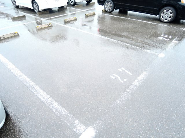 レクエルド藤の駐車場