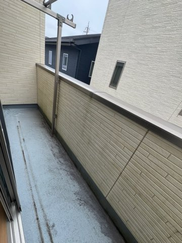 下川原六丁目戸建て物件のバルコニー|南側で陽当たりよく洗濯物を干すのに最適