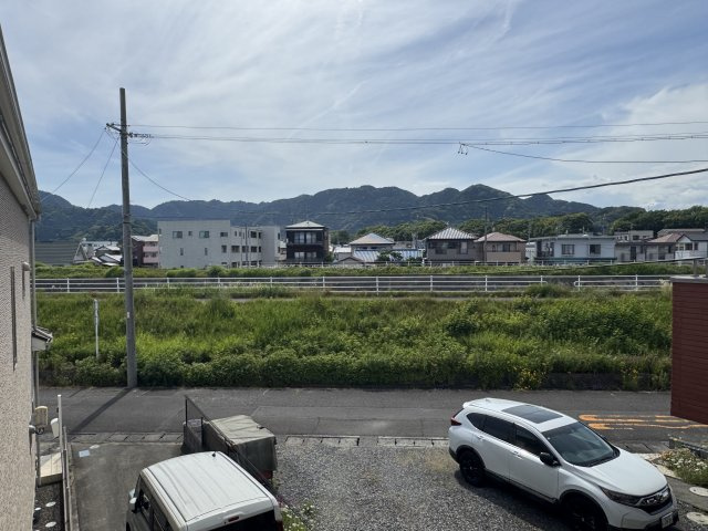 下川原六丁目戸建て物件の展望|丸子川は遊歩道になっていて南に海まで散歩すると広野海浜公園があり、北に歩けばとろろ汁丁子屋さんまでつながっていて楽しめます