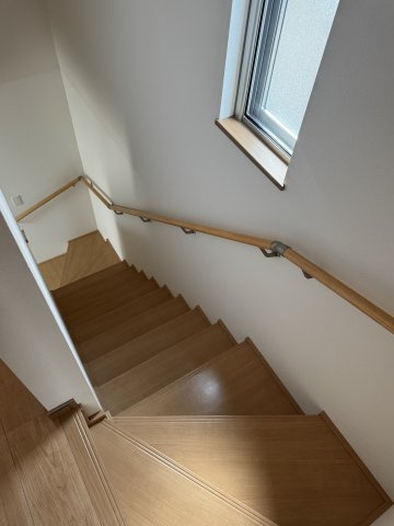 下川原六丁目戸建て物件のその他|階段
