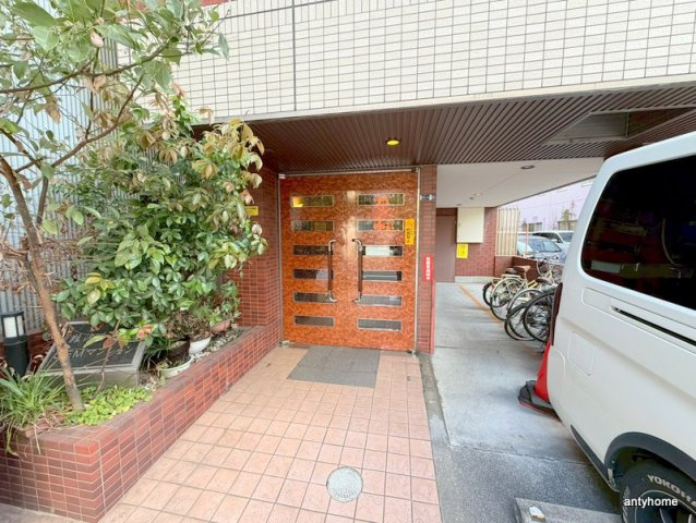 難波千日前ＯＥＭマンションのエントランス