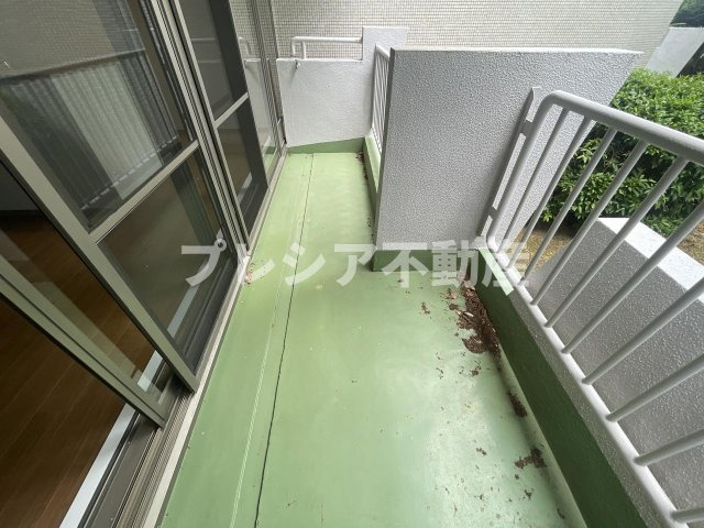 岡本エクセルのバルコニー