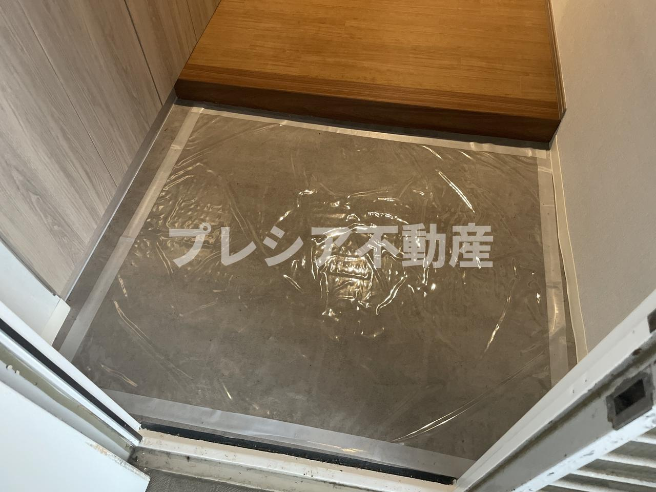 岡本エクセルの玄関