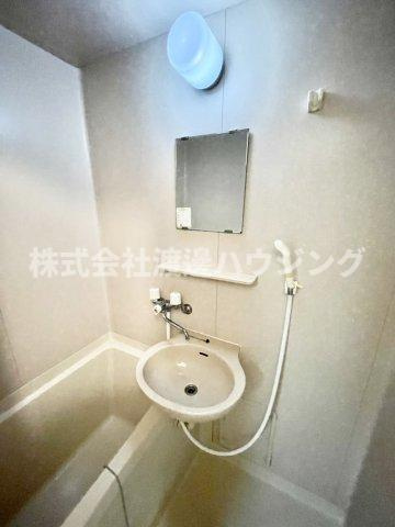 ベルエトワールKの洗面所