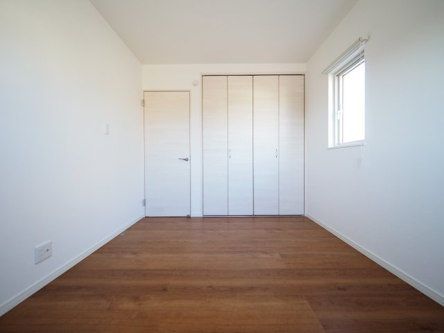 【洋室】 | 【中古戸建住宅】大仙市大曲田町 令和4年新築 大曲小学校区の3LDK戸建住宅カーポート・物置あり | 使い勝手のいい洋室です