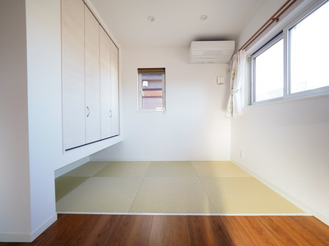 【その他】 | 【中古戸建住宅】大仙市大曲田町 令和4年新築 大曲小学校区の3LDK戸建住宅カーポート・物置あり | リビングにある畳スペースです