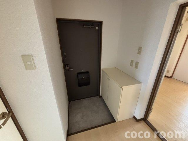 ガーデンパレスカネブンAの玄関